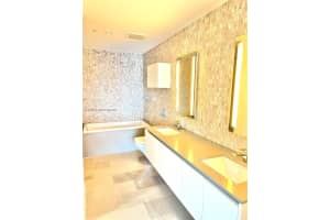 88 SW 7th St Apt 1706, Miami, FL 33130, - MLS#A11938339