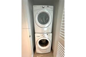 88 SW 7th St Apt 1706, Miami, FL 33130, - MLS#A11938339