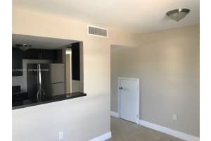 1990 NW 4th Ct APT 7, Miami, FL 33136, - MLS#A11938399