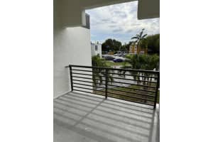 9711 Fontainebleau Blvd D212, Miami