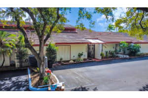 7006 N Loch Isle Dr N, Miami Lakes 7006 N Loch Isle Dr N, Miami Lakes