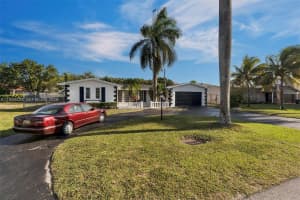 860 NW 207th St #0, Miami, FL 33169, - MLS#A11938425