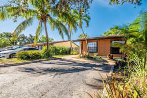 2350 Pecan Ct, Pembroke Pines, FL 33026, - MLS#A11938510