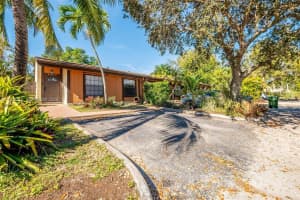 2350 Pecan Ct, Pembroke Pines, FL 33026, - MLS#A11938510