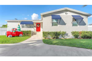 8261 SW 27th St, Miami, FL 33155, - MLS#A11938522