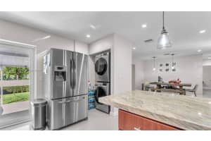 8261 SW 27th St, Miami, FL 33155, - MLS#A11938522