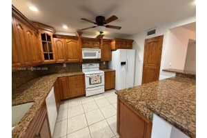 8713 Sw 137th Ave 8713, Miami