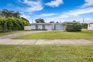 10330 Sw 157th St, Miami