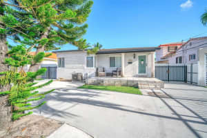 4230 Sw 5th St, Miami 4230 Sw 5th St, Miami