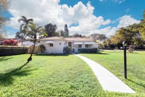 1000 Ne 116th St, Biscayne Park