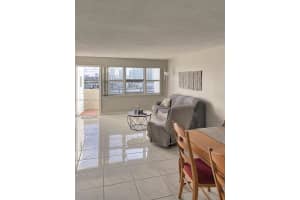 401 Golden Isles Dr 1114 Hallandale Beach, FL 33009 - MLS#A11938607