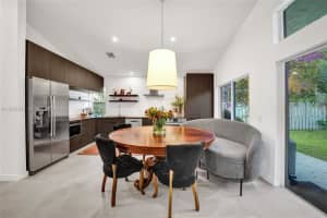 648 Sand Creek Cir, Weston