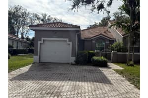 7420 S Aragon Blvd 1, Sunrise