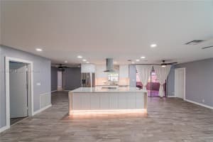 8107 NW 74th Ave, Tamarac, FL 33321, - MLS#A11938719