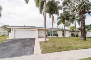 8107 NW 74th Ave, Tamarac, FL 33321, - MLS#A11938719