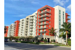 7661 Nw 107th Ave 203, Doral