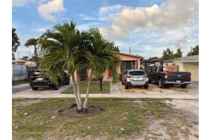 17 E 50th Pl Hialeah, FL 33013 - MLS#A11938770