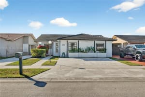 1136 Sw 139th Pl, Miami