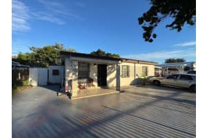 825 E 9th Ln Hialeah, FL 33010 - MLS#A11938878