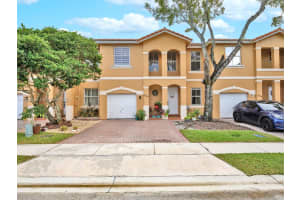 13564 Nw 7th St, Pembroke Pines