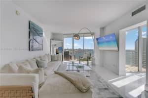 325 S Biscayne Blvd 3723, Miami