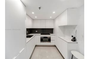 20505 E Country Club Dr 432, Aventura