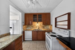 631 Ne 56th Ct Oakland Park, FL 33334 - MLS#A11939113