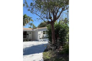 1811 N 40th Ave Hollywood, FL 33021 - Off Market