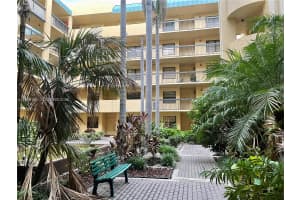 6575 W Oakland Park Blvd APT 511, Lauderhill, FL 33313, - MLS#A11939158