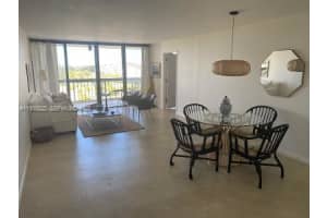 2425 Presidential Way APT 703, West Palm Beach, FL 33401, - MLS#A11939205