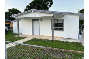 650 Se 1st Pl, Hialeah