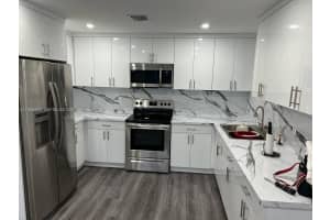 650 Se 1st Pl Hialeah, FL 33010 - MLS#A11939228