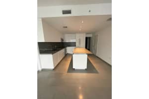 88 Sw 7th St 1608, Miami