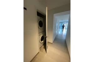 88 SW 7th St Apt 1608, Miami, FL 33130, - MLS#A11939241