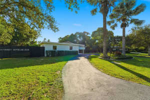 13225 Sw 83rd Ct Pinecrest, FL 33156 - MLS#A11939301