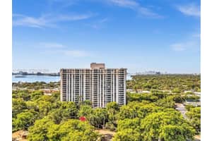 2000 Towerside Ter 1806, Miami