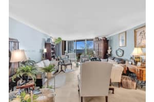 2000 Towerside Terrace APT 1806, Miami, FL 33138, - MLS#A11939351