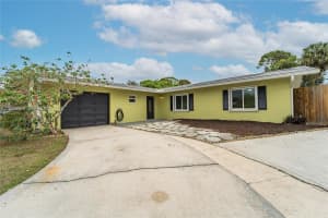 607 N Coconut Ave N Port Saint Lucie, FL 34952 - MLS#A11939369