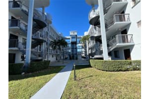 5300 W 21st Ct 112, Hialeah