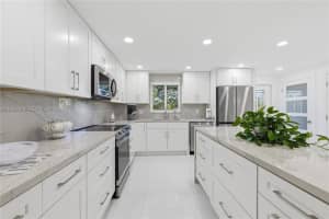 250 S Hollybrook Ter 306 Pembroke Pines, FL 33025 - MLS#A11939460