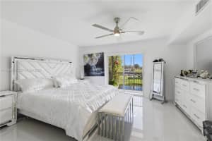 250 S Hollybrook Ter 306 Pembroke Pines, FL 33025 - MLS#A11939460