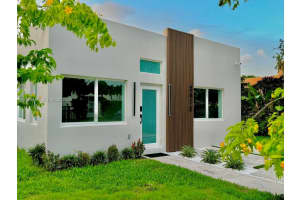 2975 SW 15th St, Miami, FL 33145, - MLS#A11939481