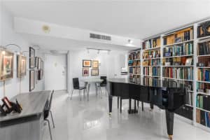 1020 Meridian Ave 416 Miami Beach, FL 33139 - MLS#A11939488