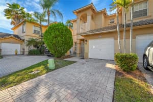 884 Nw 170th Ter Pembroke Pines, FL 33028 - MLS#A11939588