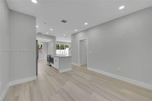 884 Nw 170th Ter Pembroke Pines, FL 33028 - MLS#A11939588