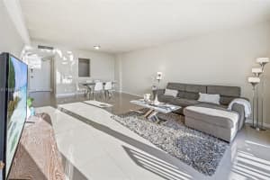 5601 Collins Ave 1618 Miami Beach, FL 33140 - MLS#A11939614