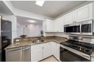 2711 Ocean Club Blvd 207 Hollywood, FL 33019 - MLS#A11939618