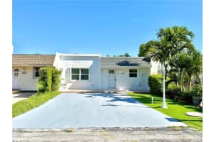 11240 Sw 33rd Cir Pl Miami, FL 33165 - MLS#A11939641