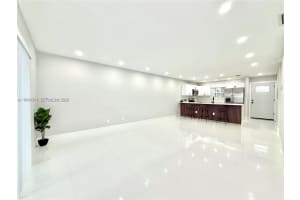 11240 Sw 33rd Cir Pl Miami, FL 33165 - MLS#A11939641