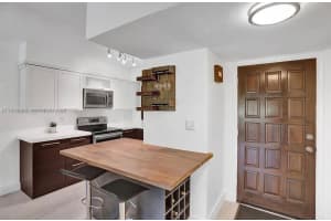 6060 S Falls Cir Dr 205 Lauderhill, FL 33319 - MLS#A11939655